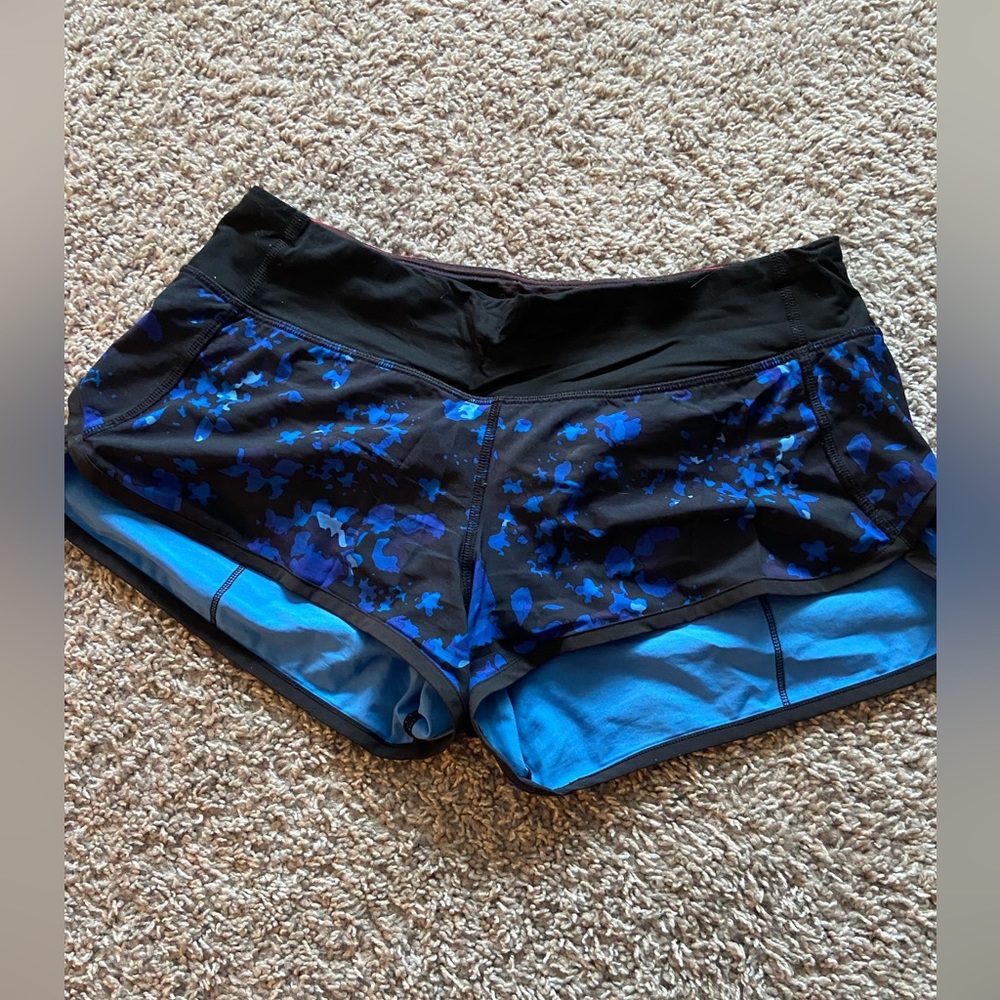 Lululemon Speed Up Short 2.5” Blue and Black Coloring, Size 6